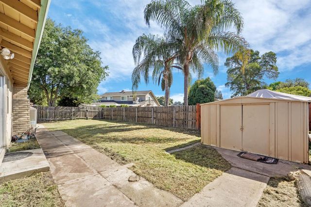 9214 Bainbridge Pl, Stockton, CA 95209