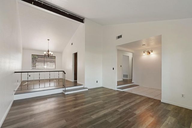 9214 Bainbridge Pl, Stockton, CA 95209