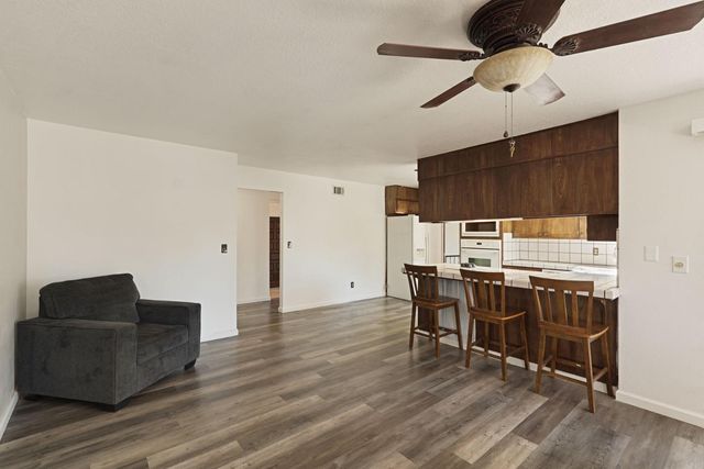 9214 Bainbridge Pl, Stockton, CA 95209