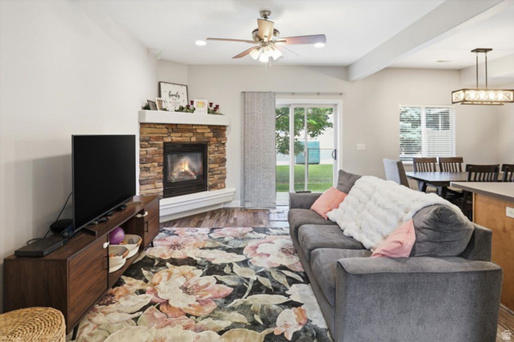 Image 6 of property listing at 318 E 2275 N #24, North Ogden, UT 84414