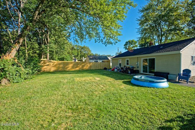 2 Alamo Lane, Colonie, NY 12304