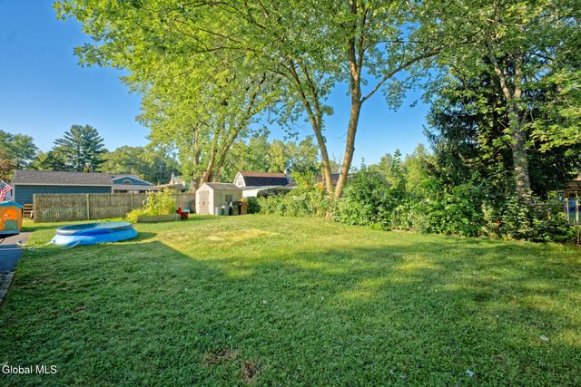 2 Alamo Lane, Colonie, NY 12304