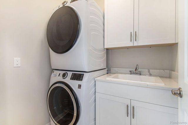 9048 RHYAN Road, White Lake Charter Township, MI 48386