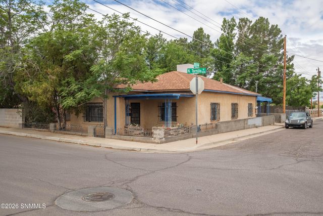 1061 N Tornillo Street, Las Cruces, NM 88001