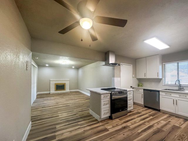 3043 N Brunswick Avenue, Fresno, CA 93722