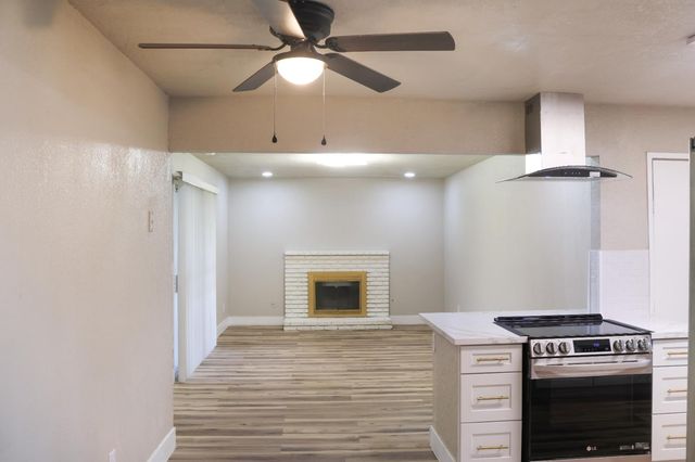 3043 N Brunswick Avenue, Fresno, CA 93722