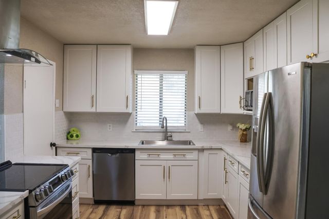 3043 N Brunswick Avenue, Fresno, CA 93722