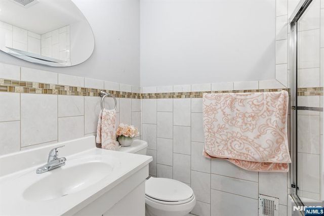 486 4th Street, Newark, NJ 07107