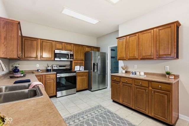 10182 Orange Blossom Trail, Fishers, IN 46038