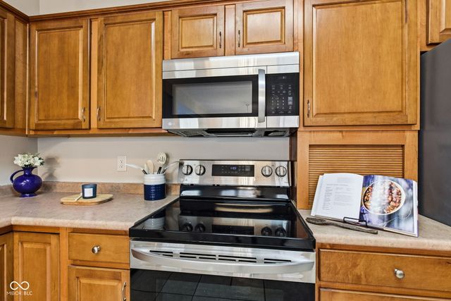 10182 Orange Blossom Trail, Fishers, IN 46038