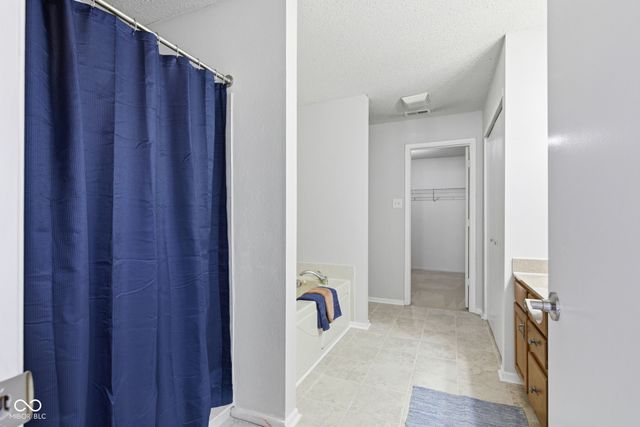 10182 Orange Blossom Trail, Fishers, IN 46038