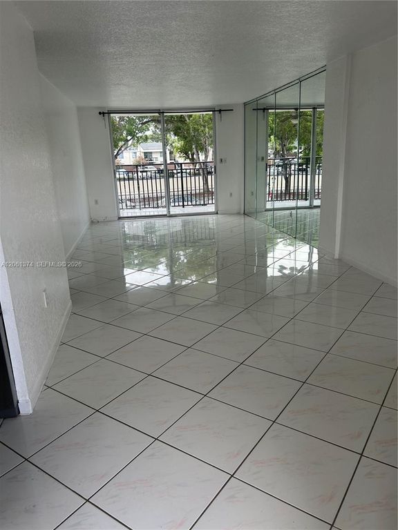 14180 SW 84th St 208-G, Miami, FL 33183