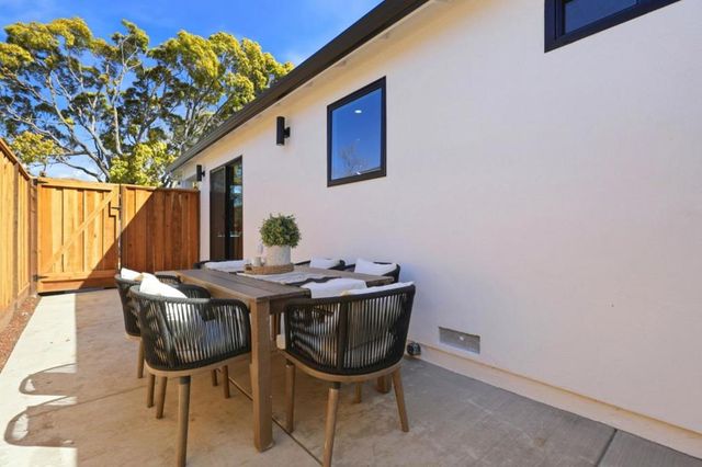 3234 Hoover Street, Redwood City, CA 94063