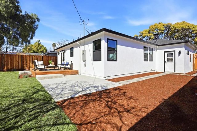 3234 Hoover Street, Redwood City, CA 94063