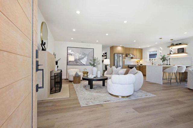 3234 Hoover Street, Redwood City, CA 94063