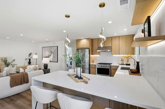 3234 Hoover Street, Redwood City, CA 94063