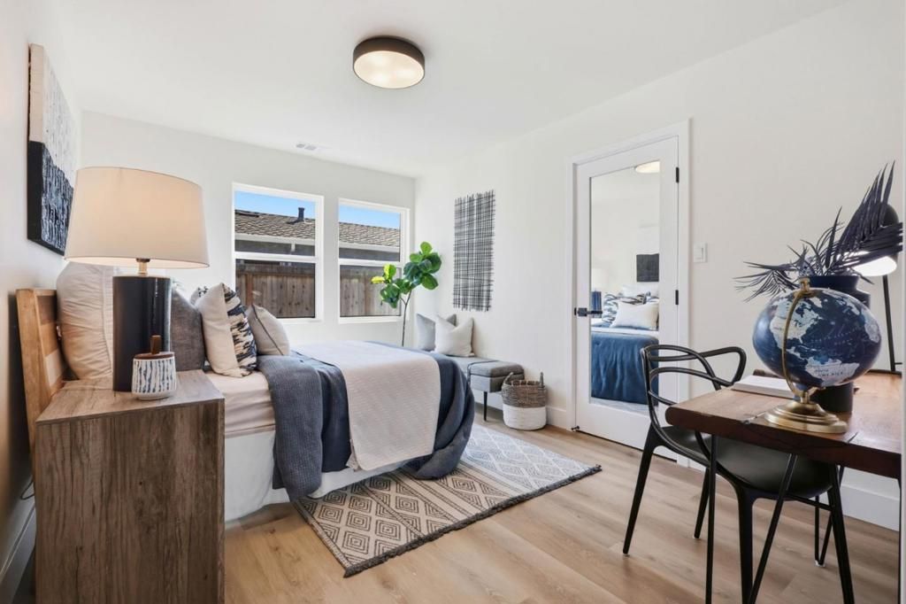 Image 12 of property listing at 3234 Hoover Street, Redwood City, CA 94063