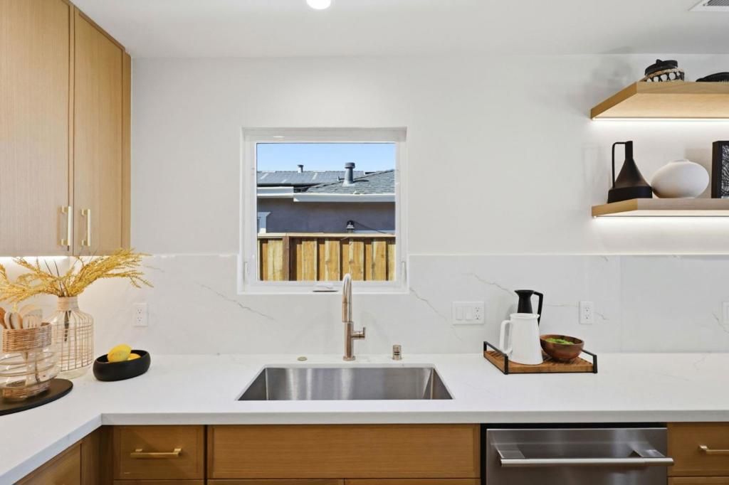 Image 9 of property listing at 3234 Hoover Street, Redwood City, CA 94063