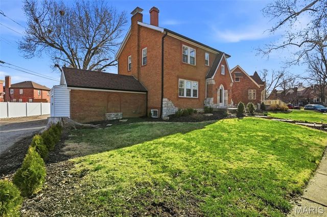 6427 Winona Avenue, St Louis, MO 63109