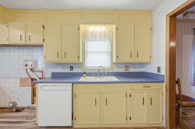 6429 S Keystone St, Haysville, KS 67217