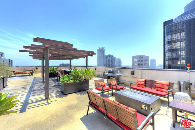 655 S Hope Street 1205, Los Angeles, CA 90017