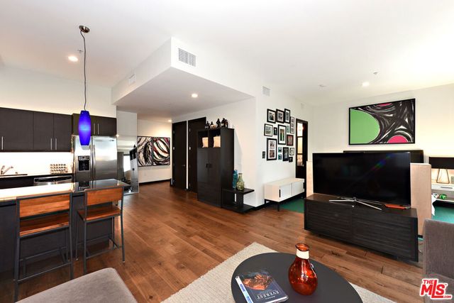 655 S Hope Street 1205, Los Angeles, CA 90017