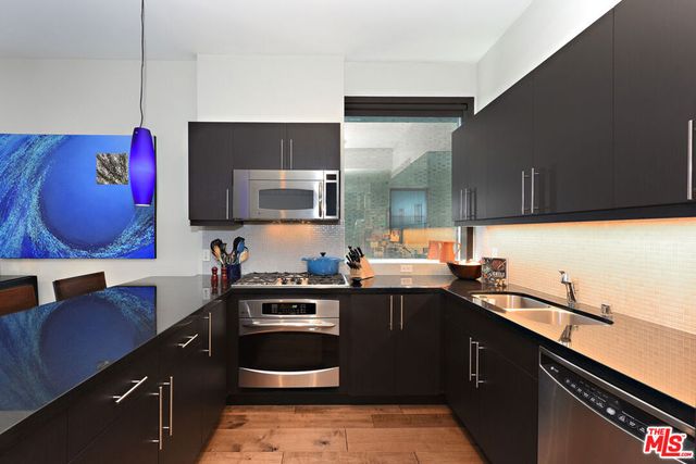 655 S Hope Street 1205, Los Angeles, CA 90017