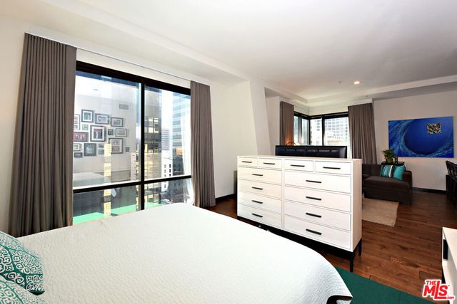 655 S Hope Street 1205, Los Angeles, CA 90017