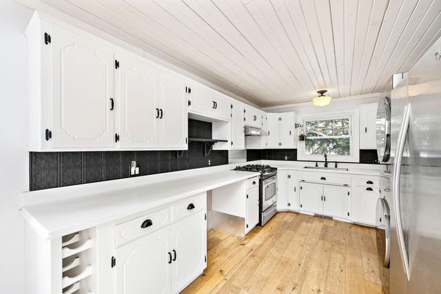 80 Oak Street, Mahtomedi, MN 55115