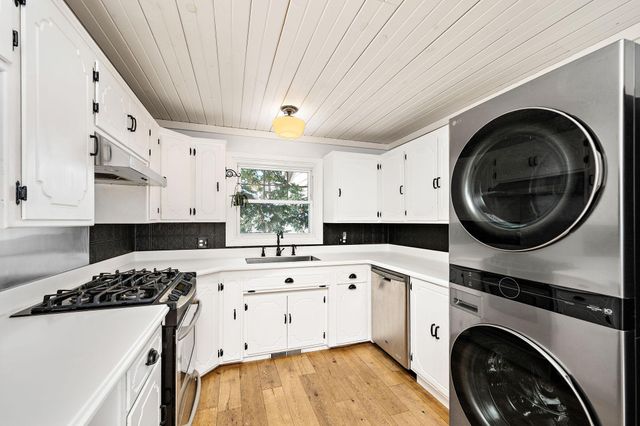 80 Oak Street, Mahtomedi, MN 55115