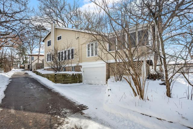 80 Oak Street, Mahtomedi, MN 55115