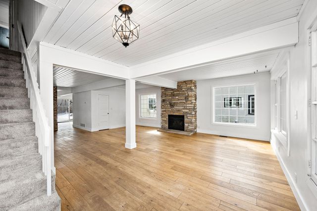 80 Oak Street, Mahtomedi, MN 55115