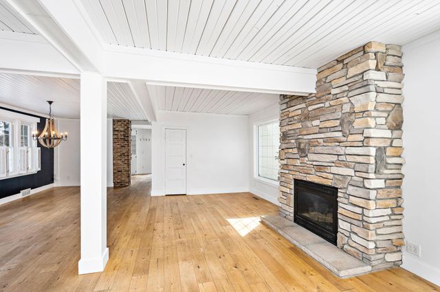 80 Oak Street, Mahtomedi, MN 55115