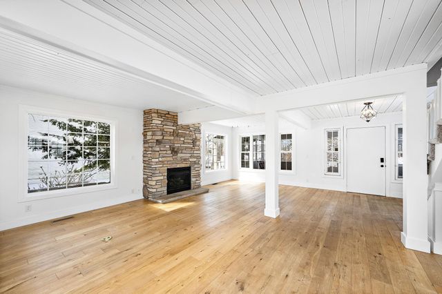 80 Oak Street, Mahtomedi, MN 55115