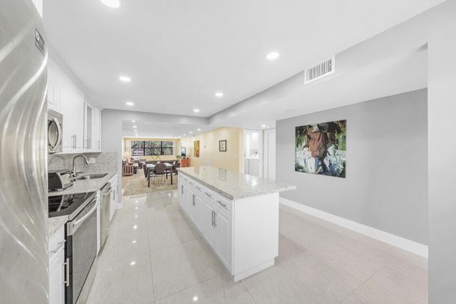 2704 NW 104th Avenue 210, Sunrise, FL 33322