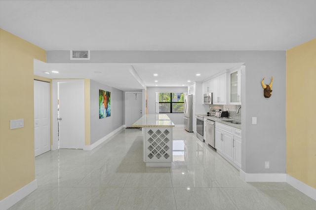 2704 NW 104th Avenue 210, Sunrise, FL 33322