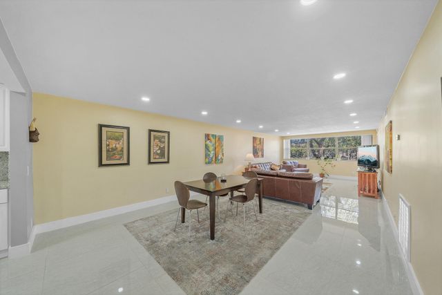 2704 NW 104th Avenue 210, Sunrise, FL 33322