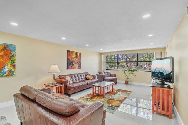 2704 NW 104th Avenue 210, Sunrise, FL 33322