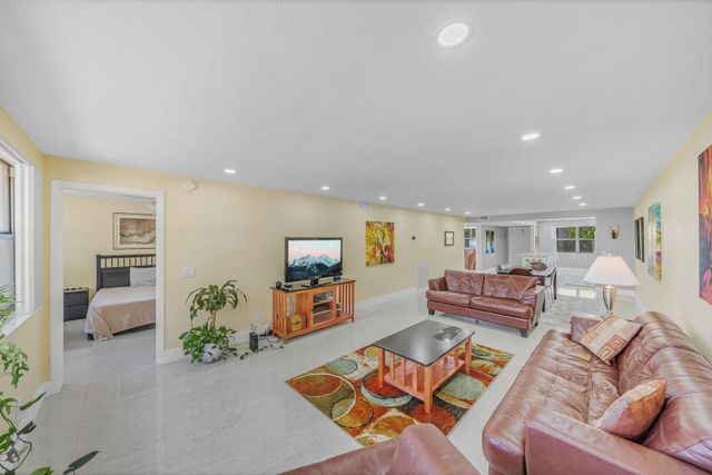 2704 NW 104th Avenue 210, Sunrise, FL 33322