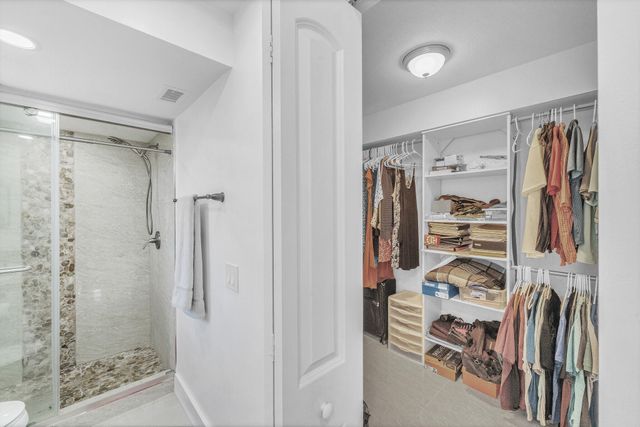 2704 NW 104th Avenue 210, Sunrise, FL 33322