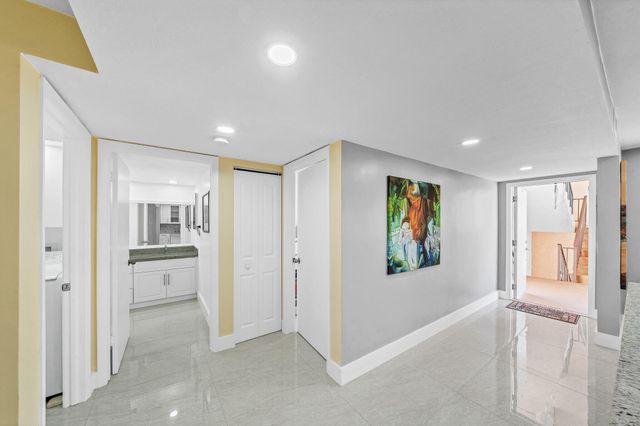 2704 NW 104th Avenue 210, Sunrise, FL 33322