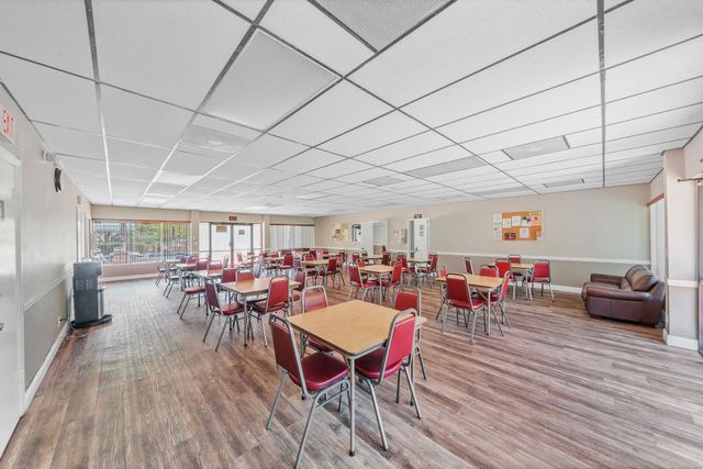 2704 NW 104th Avenue 210, Sunrise, FL 33322