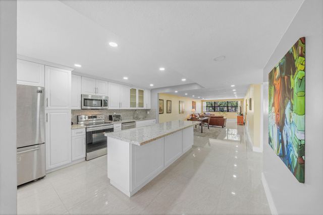 2704 NW 104th Avenue 210, Sunrise, FL 33322