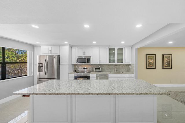 2704 NW 104th Avenue 210, Sunrise, FL 33322