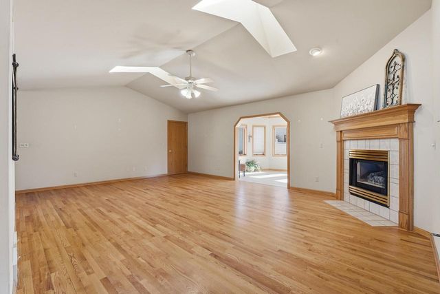612 Westlawn Drive, Cottage Grove, WI 53527