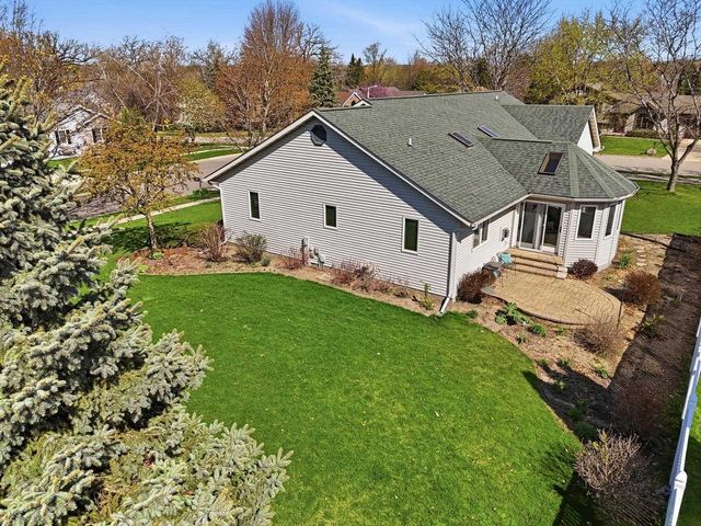 612 Westlawn Drive, Cottage Grove, WI 53527