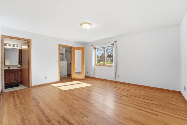 612 Westlawn Drive, Cottage Grove, WI 53527