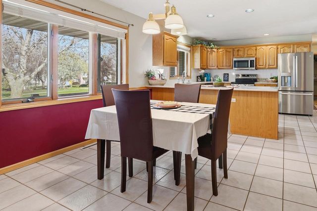 612 Westlawn Drive, Cottage Grove, WI 53527