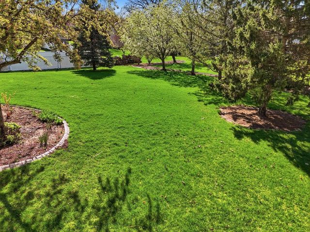 612 Westlawn Drive, Cottage Grove, WI 53527