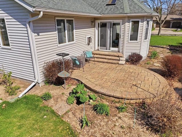 612 Westlawn Drive, Cottage Grove, WI 53527